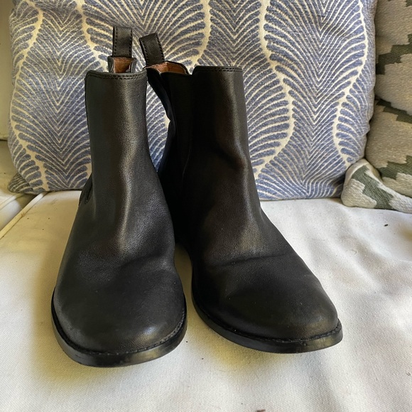 Frye Chelsea boots - Picture 7 of 8